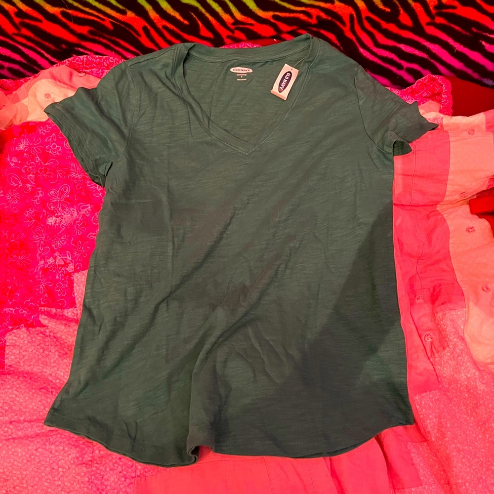 Completely brand new Old Navy T-shirt, size small